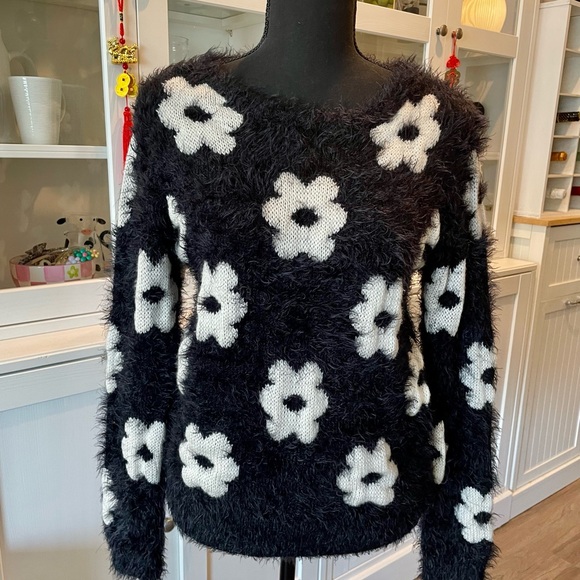 Forever 21 sweater - Picture 1 of 3